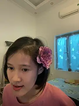 Snapshot of thithi8369 chatting on December 17, 2024, 7:28 am thithi8369 online show from December 17, 2024, 7:28 am