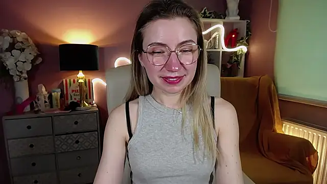 Snapshot of Mia_Tasty chatting on February 15, 2025, 7:49 am Mia Tasty online show from February 15, 2025, 7:49 am