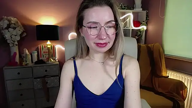 Snapshot of Mia_Tasty chatting on February 17, 2025, 10:51 am Mia Tasty online show from February 17, 2025, 10:51 am