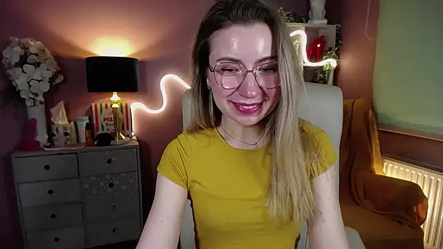 Snapshot of Mia_Tasty chatting on February 13, 2025, 1:37 pm Mia Tasty online show from February 13, 2025, 1:37 pm