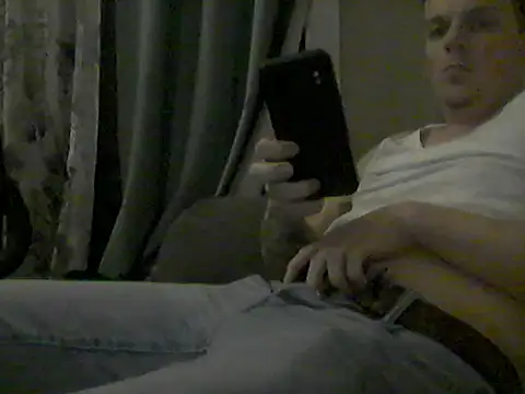 Snapshot of Rollinhard6969 chatting on December 28, 2024, 8:05 am Rollinhard6969 online show from December 28, 2024, 8:05 am