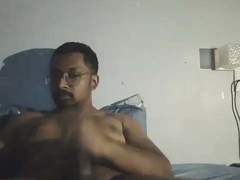 Snapshot of chennaibull101 chatting on November 4, 2025, 5:50 pm chennaibull101 online show from November 4, 2025, 5:50 pm