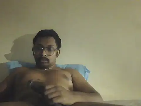 Snapshot of chennaibull101 chatting on December 2, 2025, 10:44 pm chennaibull101 online show from December 2, 2025, 10:44 pm