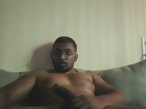 Snapshot of chennaibull101 chatting on April 1, 2026, 11:33 am chennaibull101 online show from April 1, 2026, 11:33 am