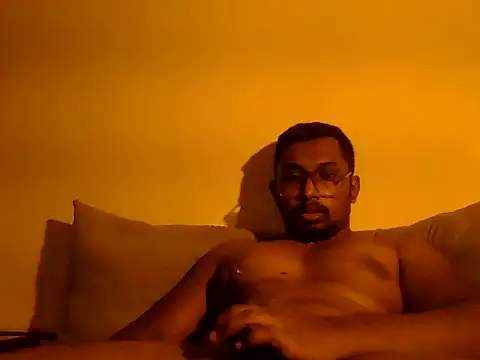 Snapshot of chennaibull101 chatting on April 13, 2026, 5:28 pm chennaibull101 online show from April 13, 2026, 5:28 pm