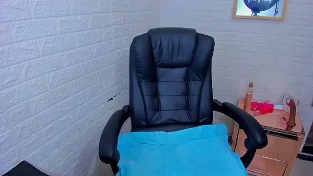 Snapshot of ImCrazzy chatting on March 3, 2026, 2:57 pm ImCrazzy online show from March 3, 2026, 2:57 pm