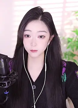 Snapshot of Haha--99 chatting on December 15, 2024, 1:35 am Haha--99 online show from December 15, 2024, 1:35 am