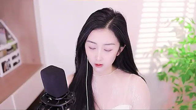 Snapshot of Haha--99 chatting on January 2, 2025, 12:03 pm Haha--99 online show from January 2, 2025, 12:03 pm