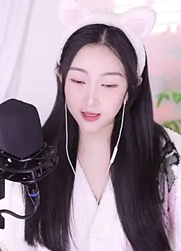 Snapshot of Haha--99 chatting on January 4, 2025, 12:05 pm Haha--99 online show from January 4, 2025, 12:05 pm