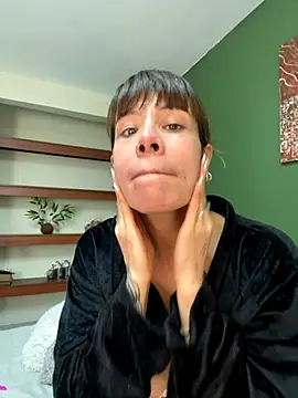 iriiina veneno online show from November 14, 2025, 10:35 pm