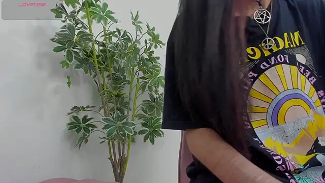 BonnieCute  online show from July 31, 2026, 12:21 am