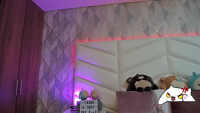 Violettbloss online show from February 3, 2026, 3:26 am