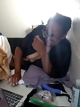 madamsensuale online show from November 26, 2025, 12:43 am