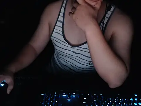 thealfawolf01 online show from May 23, 2026, 5:17 am