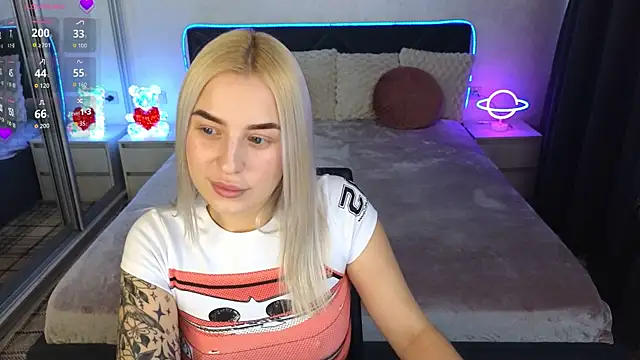 Snapshot of Crystal_Barbie chatting on March 13, 2026, 12:43 pm Crystal Barbie online show from March 13, 2026, 12:43 pm