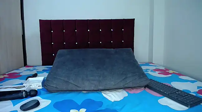 Snapshot of julianamorant chatting on March 10, 2025, 5:07 pm julianamorant online show from March 10, 2025, 5:07 pm