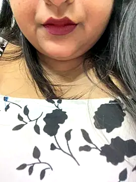 smile pretty online show from October 4, 2025, 8:54 pm