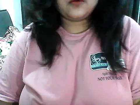 Snapshot of smile_pretty chatting on July 28, 2026, 7:39 pm smile pretty online show from July 28, 2026, 7:39 pm