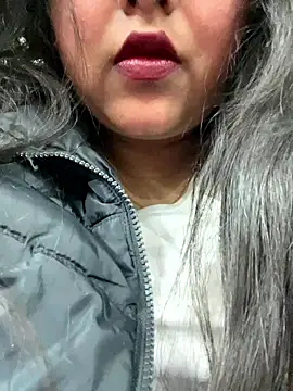 smile pretty online show from January 14, 2026, 11:47 am