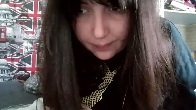 Lynylou online show from September 28, 2025, 12:23 pm