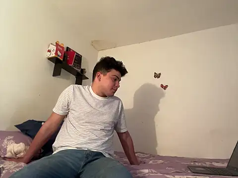 Snapshot of klaxxxon chatting on February 27, 2026, 5:57 pm klaxxxon online show from February 27, 2026, 5:57 pm