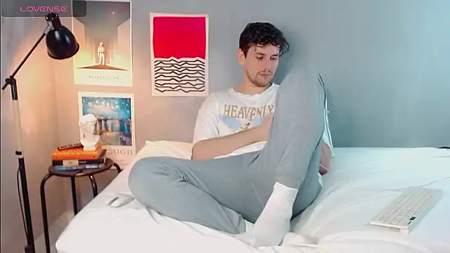 Elio555 online show from January 13, 2026, 10:13 pm