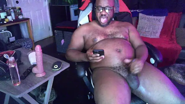 Snapshot of bigshh8 chatting on January 12, 2025, 10:33 pm bigshh8 online show from January 12, 2025, 10:33 pm