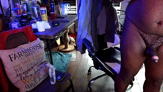 Snapshot of bigshh8 chatting on October 26, 2025, 9:15 pm bigshh8 online show from October 26, 2025, 9:15 pm