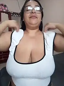 Angiee2001 online show from March 12, 2025, 1:25 am