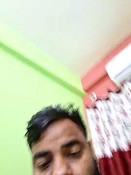 Snapshot of Rmoeo92 chatting on February 4, 2026, 4:13 pm Rmoeo92 online show from February 4, 2026, 4:13 pm