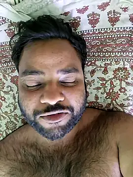 Snapshot of Rmoeo92 chatting on February 26, 2026, 7:03 pm Rmoeo92 online show from February 26, 2026, 7:03 pm