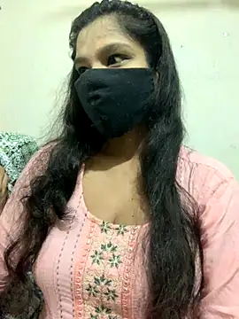 Snapshot of hottiess69 chatting on October 25, 2025, 7:58 pm hottiess69 online show from October 25, 2025, 7:58 pm