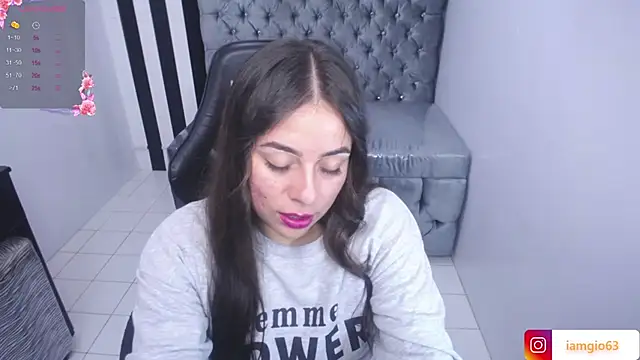 Snapshot of Georgina_1t chatting on February 18, 2025, 11:33 am Georgina 1t online show from February 18, 2025, 11:33 am