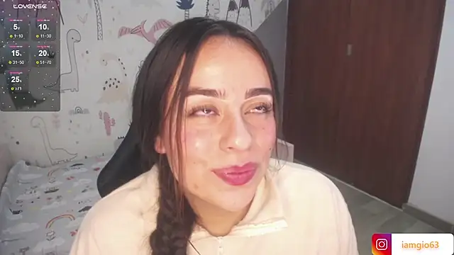 Snapshot of Georgina_1t chatting on February 19, 2025, 2:33 pm Georgina 1t online show from February 19, 2025, 2:33 pm