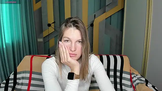 EmilyWalkeri online show from October 12, 2025, 6:04 am