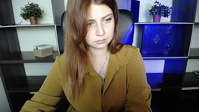 Lizzy Love online show from March 14, 2025, 7:55 pm