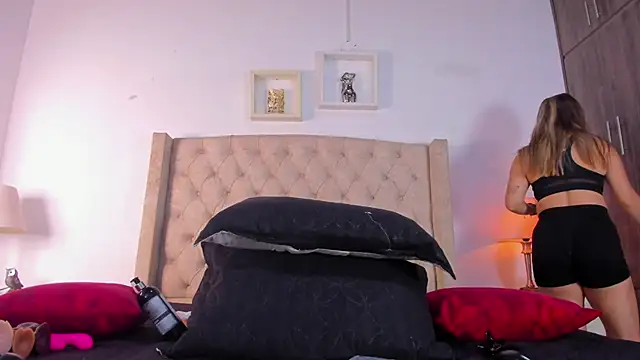 allisson m online show from November 19, 2025, 12:16 pm