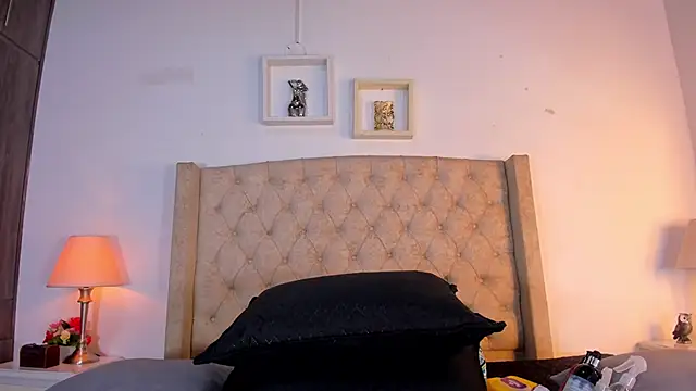 allisson m online show from January 17, 2026, 12:09 pm