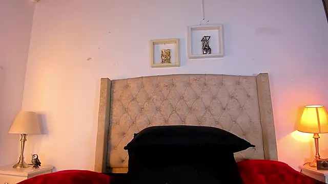 Snapshot of allisson_m chatting on April 1, 2026, 12:06 pm allisson m online show from April 1, 2026, 12:06 pm