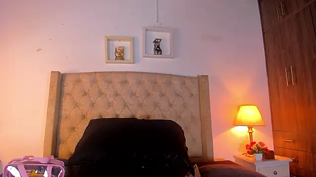 Snapshot of allisson_m chatting on March 3, 2026, 12:12 pm allisson m online show from March 3, 2026, 12:12 pm