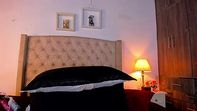 Snapshot of allisson_m chatting on April 10, 2026, 12:12 pm allisson m online show from April 10, 2026, 12:12 pm