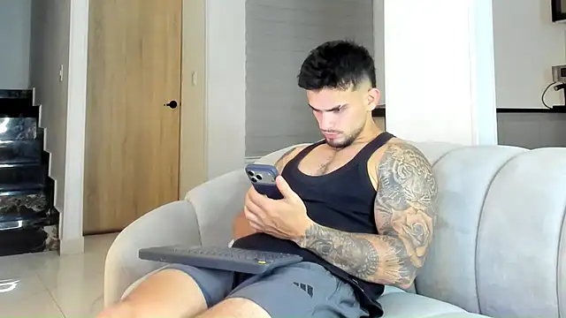 Ricardogo19 online show from April 10, 2026, 11:12 pm