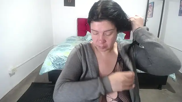 matuurebigboobs online show from December 27, 2024, 1:07 pm