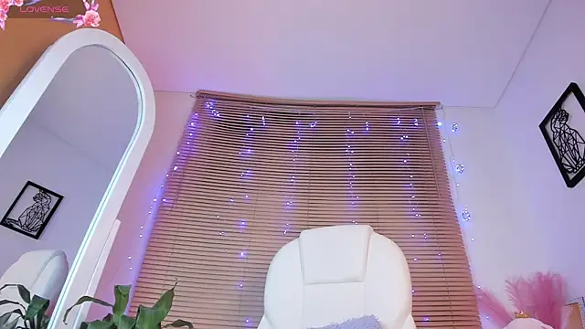 eyleen lee  online show from February 20, 2025, 4:50 am