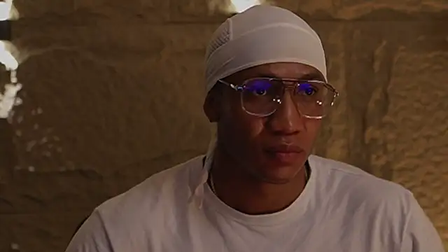 Snapshot of Logan_Varela chatting on November 25, 2025, 10:15 am Logan Varela online show from November 25, 2025, 10:15 am