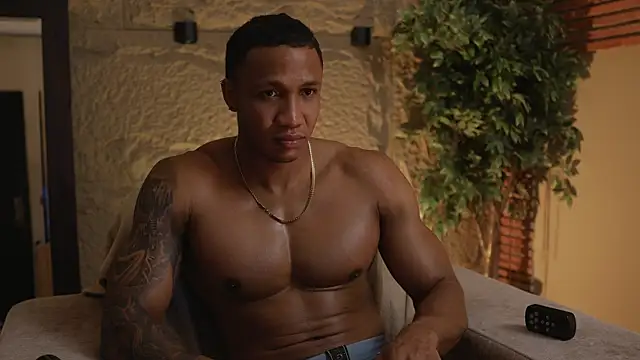 Snapshot of Logan_Varela chatting on October 23, 2025, 2:38 pm Logan Varela online show from October 23, 2025, 2:38 pm