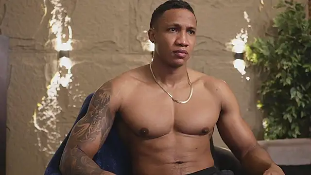 Snapshot of Logan_Varela chatting on December 17, 2025, 1:16 pm Logan Varela online show from December 17, 2025, 1:16 pm