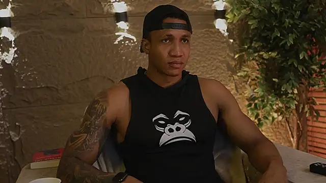 Snapshot of Logan_Varela chatting on November 29, 2025, 2:06 pm Logan Varela online show from November 29, 2025, 2:06 pm