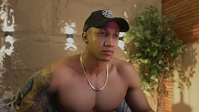 Snapshot of Logan_Varela chatting on November 14, 2025, 1:59 pm Logan Varela online show from November 14, 2025, 1:59 pm