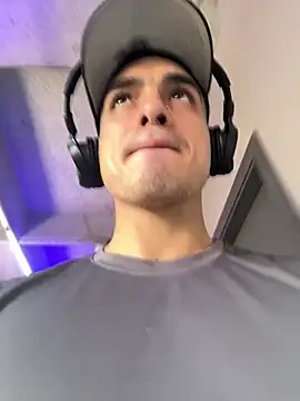 Big ValentinHunk online show from March 21, 2025, 3:13 pm